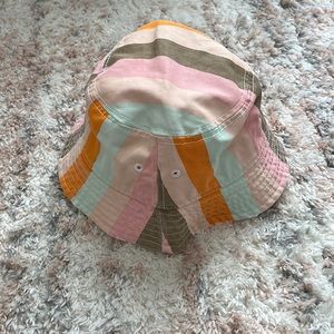 Aerie Bucket Hat Tropical Stripped OS